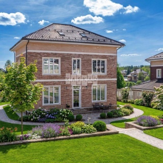 Объявление Дом, 240м2, 3 эт, 10 сот.