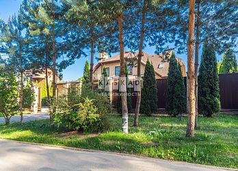 Объявление Дом, 400&nbsp;м&sup2;, 3 эт., 12 сот.