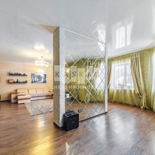 Объявление Дом, 250м2, 3 эт, 15 сот.