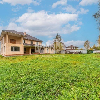 Объявление Дом, 400м2, 3 эт, 15 сот.