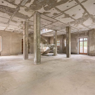 Объявление Дом, 680м2, 2 эт, 35 сот.