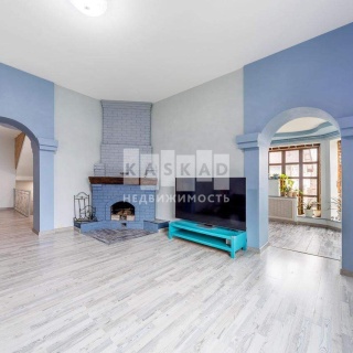 Объявление Дом, 350м2, 3 эт, 10 сот.