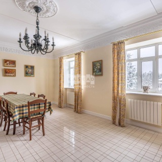 Объявление Дом, 500м2, 3 эт, 30 сот.