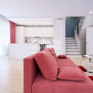 Объявление Дом, 182м2, 3 эт, 3 сот.