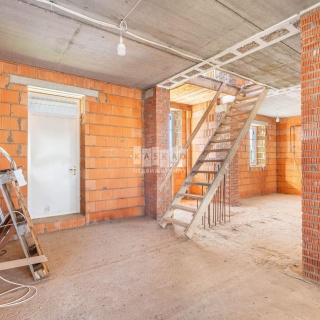 Объявление Дом, 240м2, 3 эт, 10 сот.