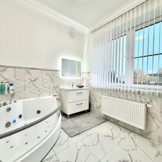 Объявление Дом, 200м2, 2 эт, 10 сот.