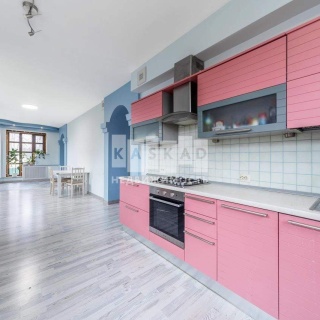 Объявление Дом, 350м2, 3 эт, 10 сот.