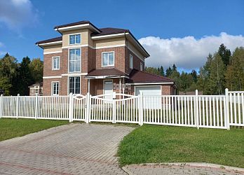 Объявление Дом, 263 м², 3 эт., 15 сот.