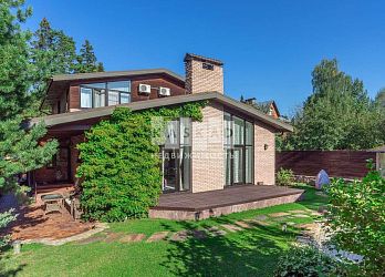 Объявление Дом, 350&nbsp;м&sup2;, 3 эт., 10 сот.