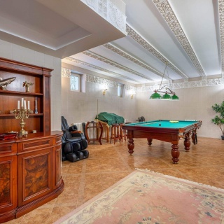 Объявление Дом, 650м2, 3 эт, 30 сот.