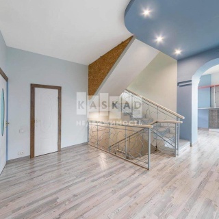 Объявление Дом, 350м2, 3 эт, 10 сот.