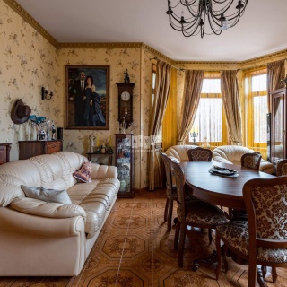 Объявление Дом, 750м2, 3 эт, 20 сот.