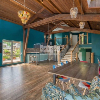 Объявление Дом, 330м2, 2 эт, 10 сот.