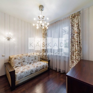 Объявление Дом, 350м2, 3 эт, 15 сот.