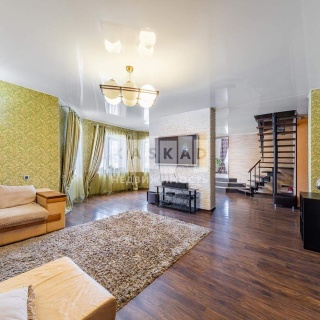 Объявление Дом, 250м2, 3 эт, 15 сот.