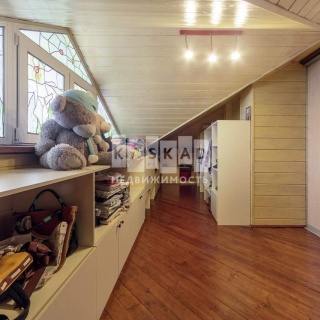 Объявление Дом, 380м2, 4 эт, 8 сот.