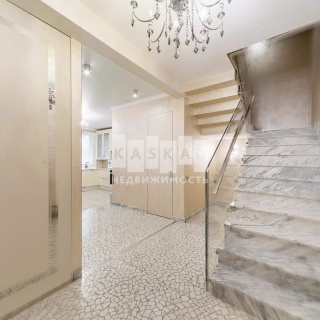 Объявление Дом, 140м2, 3 эт, 1 сот.