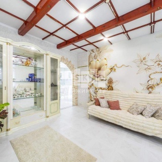 Объявление Дом, 200м2, 3 эт, 10 сот.