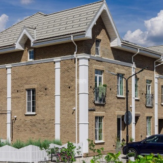 Объявление Дом, 200м2, 3 эт, 3 сот.