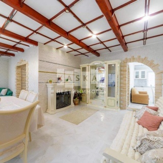 Объявление Дом, 200м2, 3 эт, 10 сот.