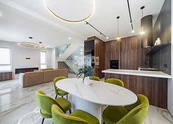 Объявление Дом, 220&nbsp;м&sup2;, 2 эт., 6 сот.