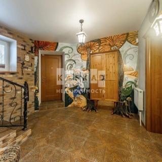 Объявление Дом, 380м2, 4 эт, 8 сот.