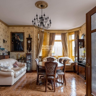 Объявление Дом, 750м2, 3 эт, 20 сот.