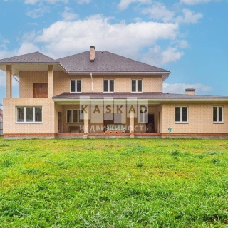 Объявление Дом, 400м2, 3 эт, 15 сот.