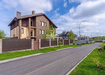 Объявление Дом, 500&nbsp;м&sup2;, 3 эт., 10 сот.