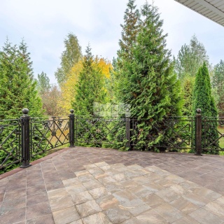 Объявление Дом, 500м2, 3 эт, 30 сот.