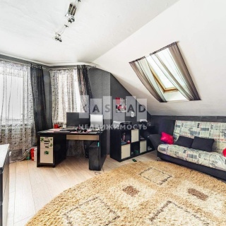 Объявление Дом, 250м2, 3 эт, 15 сот.