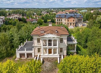 Объявление Дом, 680&nbsp;м&sup2;, 2 эт., 35 сот.