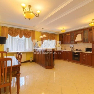 Объявление Дом, 500м2, 3 эт, 10 сот.