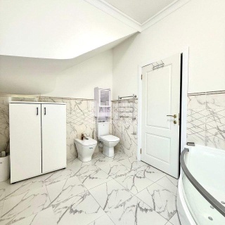 Объявление Дом, 200м2, 2 эт, 10 сот.