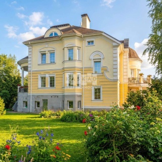 Объявление Дом, 800м2, 3 эт, 30 сот.