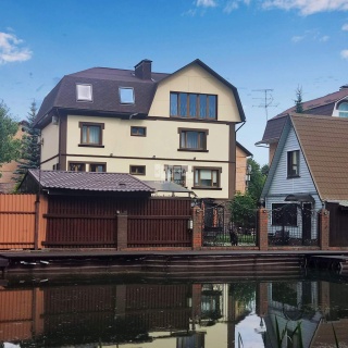 Объявление Дом, 500м2, 3 эт, 10 сот.