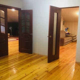 Объявление Дом, 390м2, 3 эт, 10 сот.