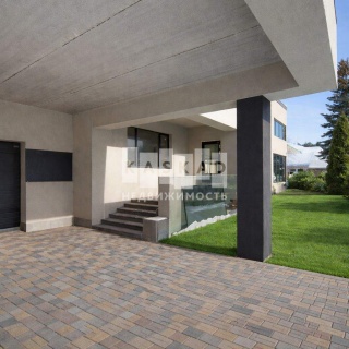 Объявление Дом, 450м2, 3 эт, 16 сот.