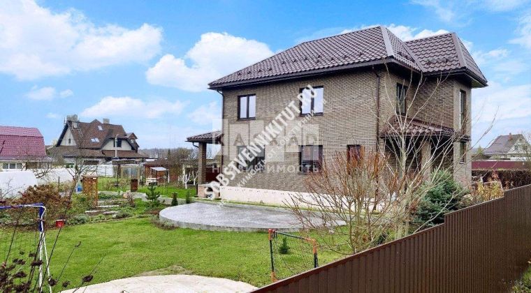 Объявление Дом, 200м2, 2 эт, 16 сот.