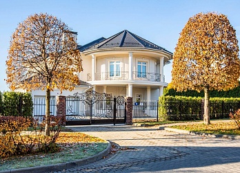 Объявление Дом, 600&nbsp;м&sup2;, 2 эт., 21 сот.