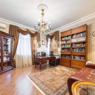 Объявление Дом, 350м2, 3 эт, 10 сот.