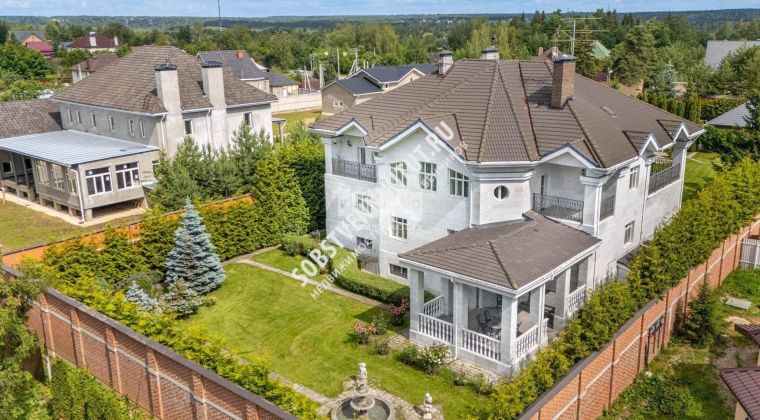 Объявление Дом, 650м2, 3 эт, 30 сот.