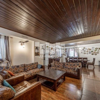 Объявление Дом, 380м2, 4 эт, 8 сот.