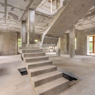 Объявление Дом, 680м2, 2 эт, 35 сот.