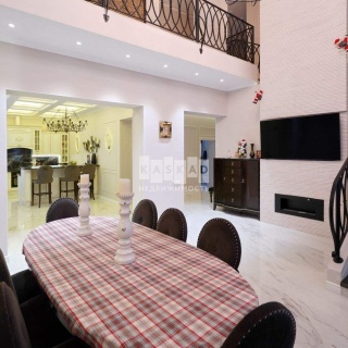 Объявление Дом, 250м2, 2 эт, 10 сот.