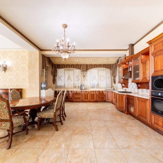 Объявление Дом, 350м2, 3 эт, 10 сот.