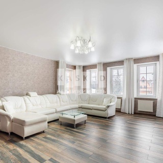 Объявление Дом, 280м2, 2 эт, 10 сот.