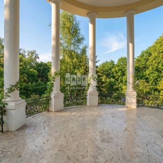 Объявление Дом, 800м2, 3 эт, 30 сот.