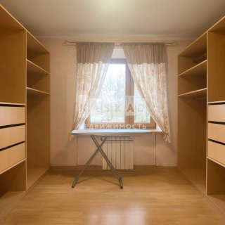 Объявление Дом, 500м2, 3 эт, 10 сот.