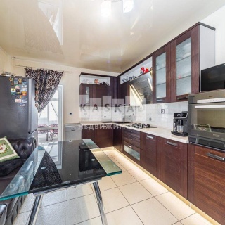 Объявление Дом, 250м2, 3 эт, 15 сот.